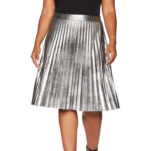 Rebel Wilson Pleated Suede Like Pleated Silver Metallic Skirt